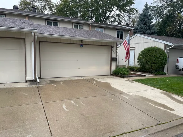 268 Lakeshore Ln, Bloomingdale, IL 60108