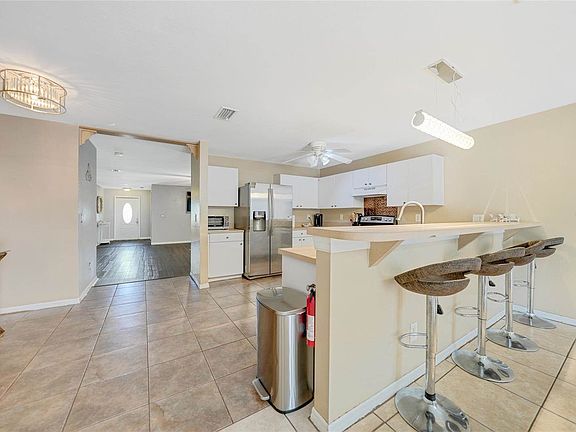 5th image of 205 Antilla Dr