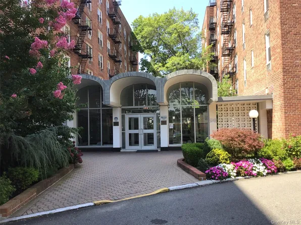 54-40 Little Neck Parkway #4M, Little Neck, NY 11362