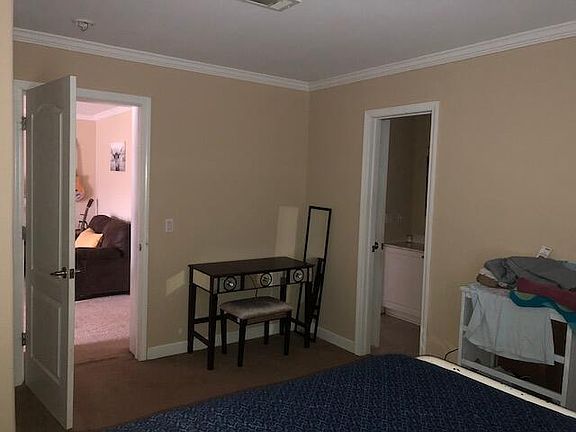 2nd image of 9 Crest Oak Dr