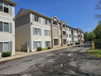 6310 University Commons Dr, Star City, WV, 26505
