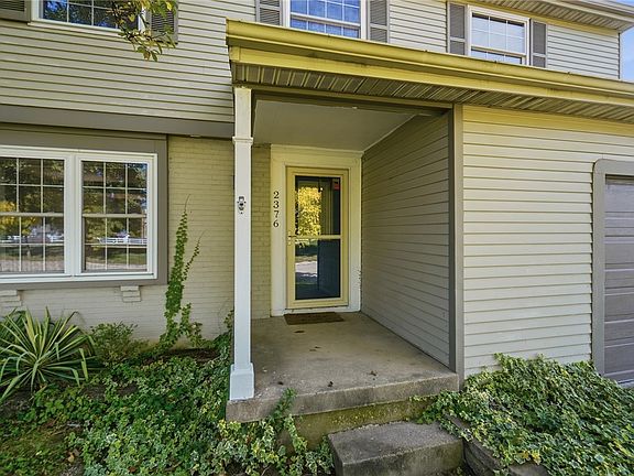 3rd image of 2376 Spring Valley Rd