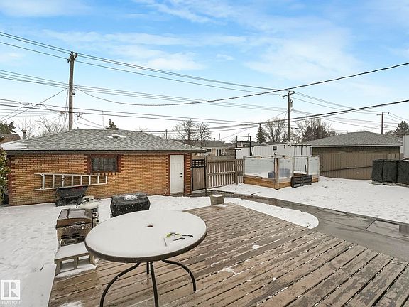 4th image of 7607 70th Ave NW