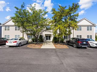 2 Gray Coach Ln APT 216, Cranston, RI 02921