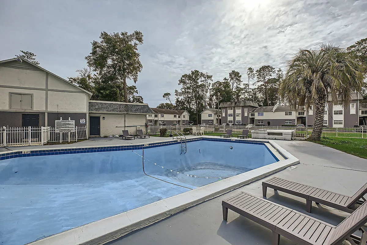 Swimming Pool - The Grove on Lane