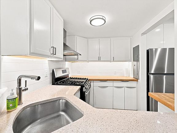 3rd image of 80 Bloomfield St #1B