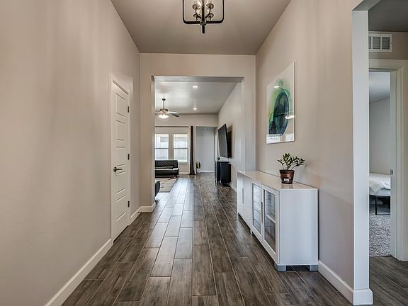 3rd image of 4217 W Country Club Dr