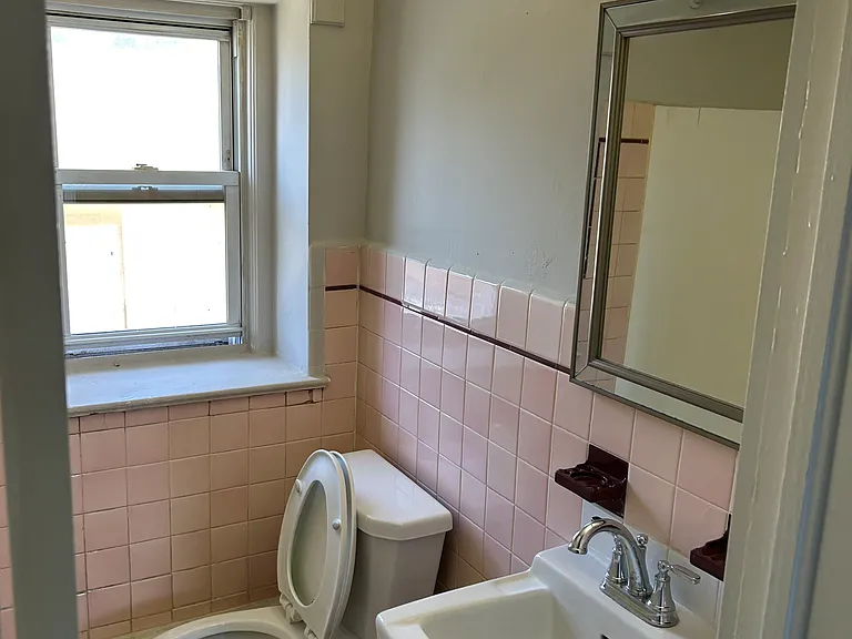 15 Faber Pl #6 — Photo 2