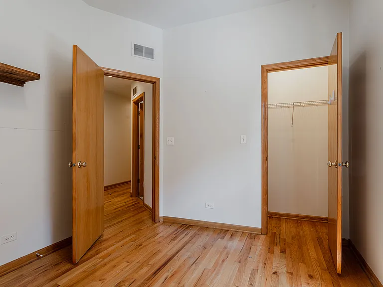 1444 N Leavitt St #2 — Photo 9