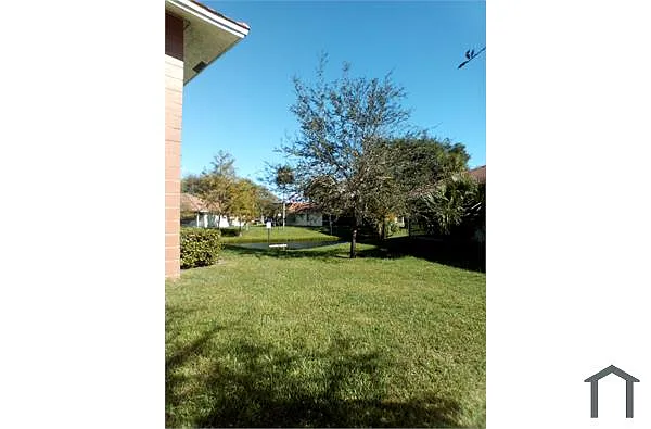 Building Photo - 9921 Three Lakes Cir