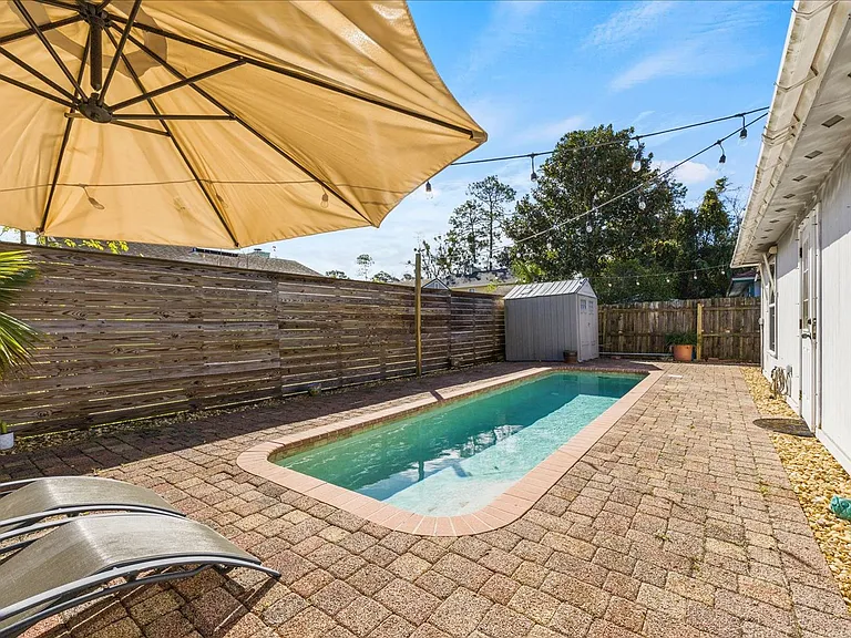 1073 Stocks St — Photo 34