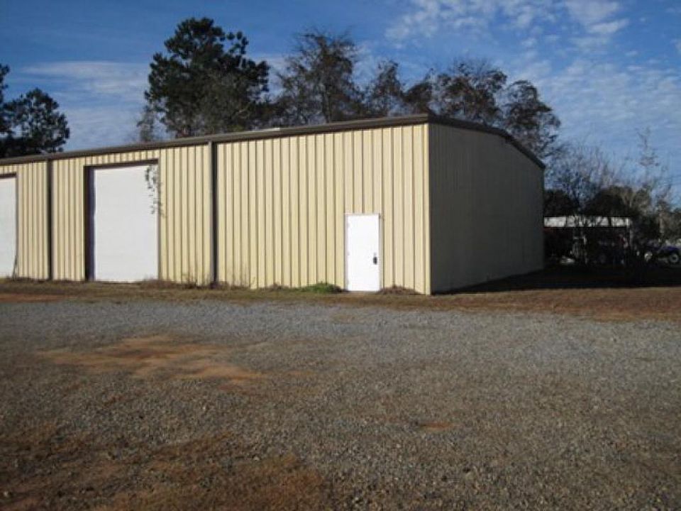 2nd image of 1714 Oakridge Dr