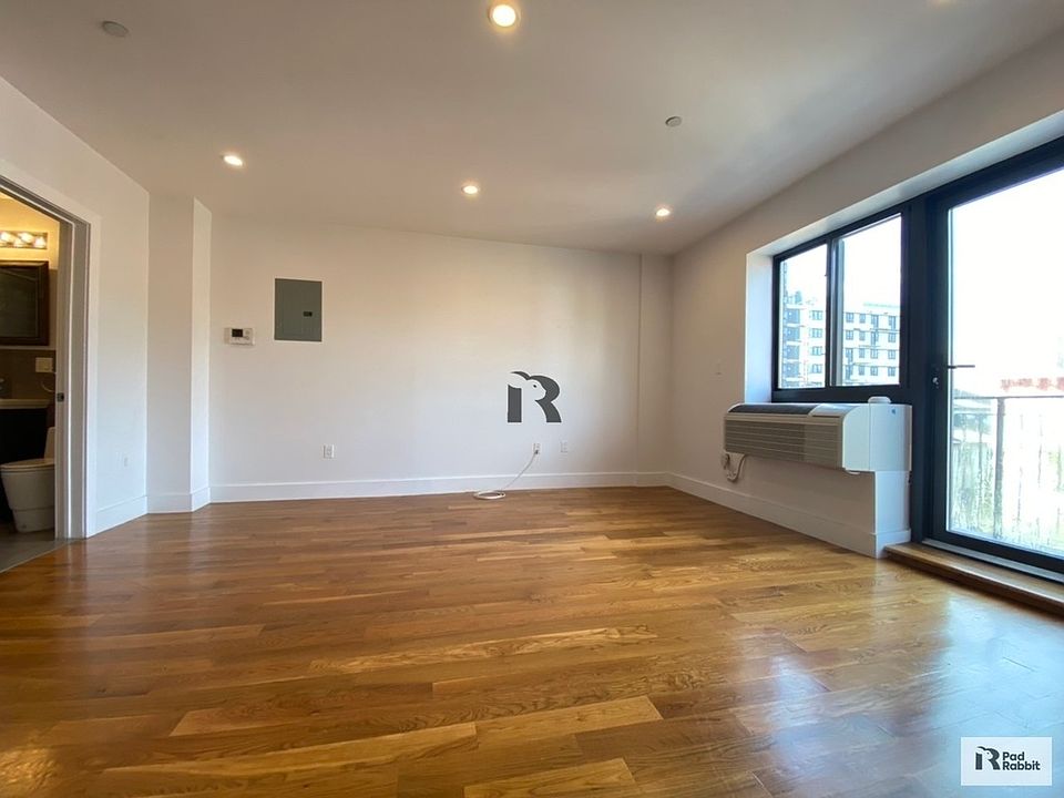 1st image of 222 Vernon Ave APT 4A