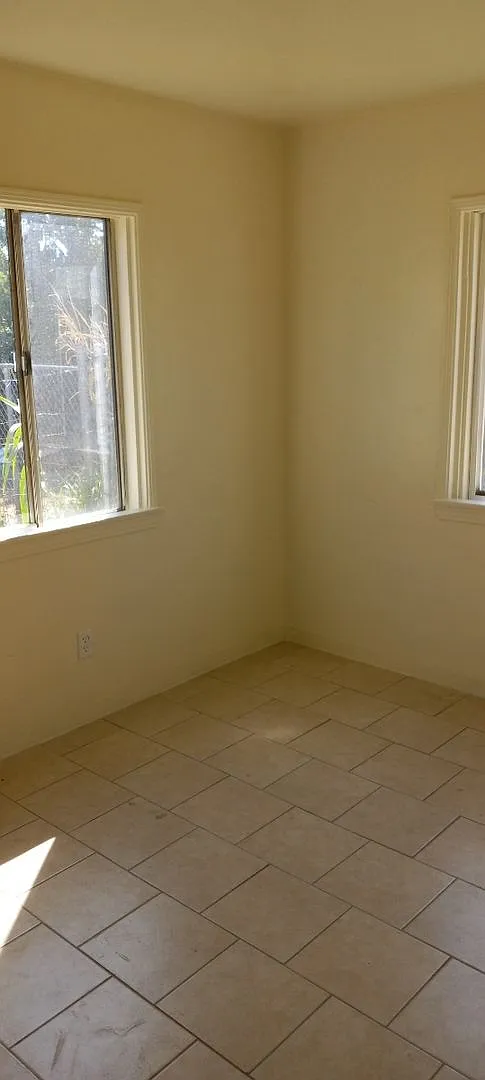 One Bedroom One bath — Photo 3