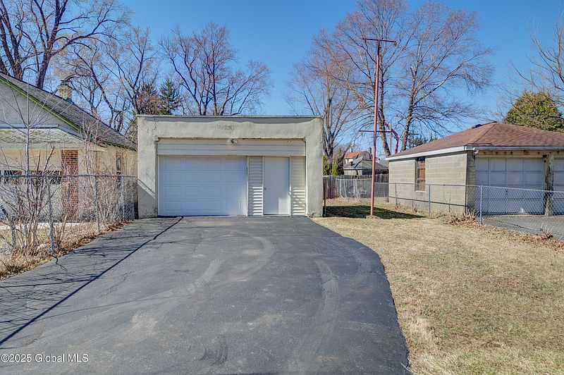 3rd image of 56 Ten Eyck Avenue