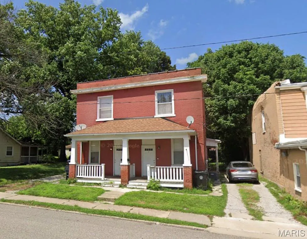 2 bed, 1.0 bath, 1100 sqft, $1,100 — Photo 1