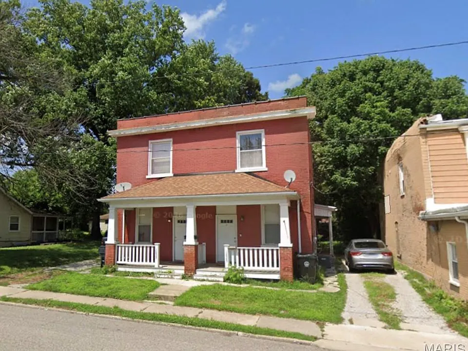 1825 W 15th St