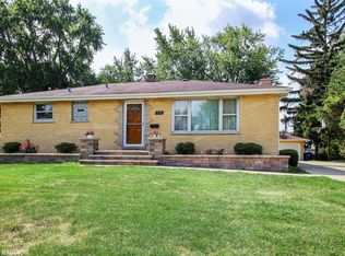 319 Orchard Ter, Roselle, IL 60172