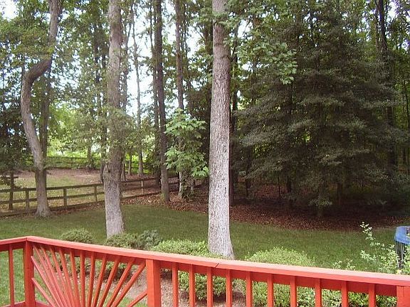 Well Manicured Large Rear Yard!