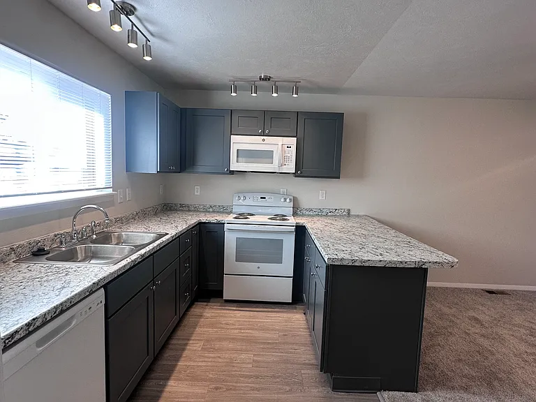 1154 S Reed St — Photo 5