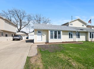 8907 S Komensky Ave, Hometown, IL