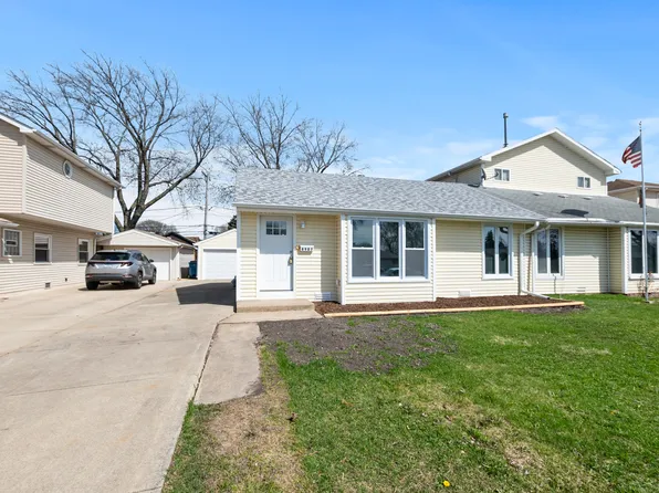 8907 S Komensky Ave, Hometown, IL 60456