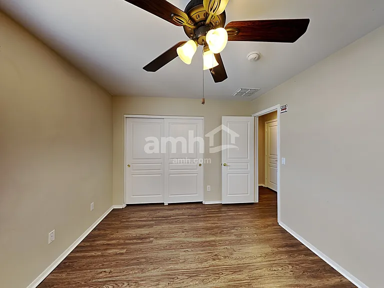 10859 W Locust Ln — Photo 18