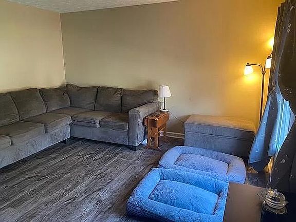 2nd image of 8650 Wilmette Ct