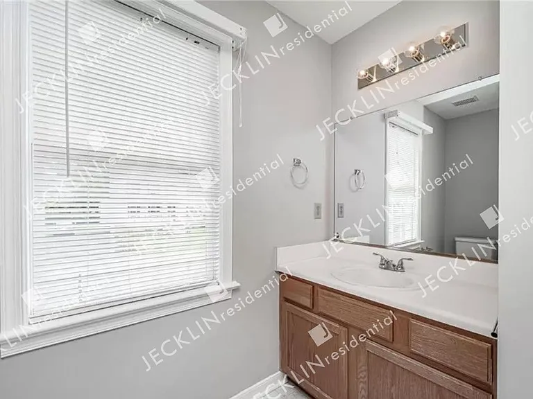 3325 Pemberton Creek Ct — Photo 15
