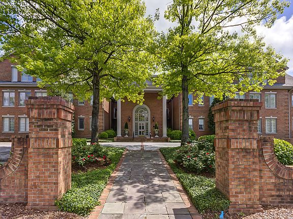 2nd image of 3733 W End Ave APT 102