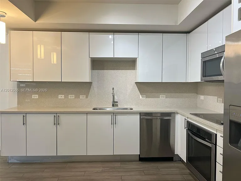 999 SW 1st Ave #1601 — Photo 9