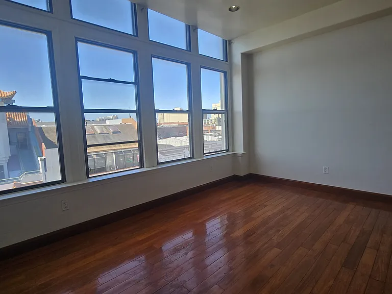 324 10th St #309 — Photo 7