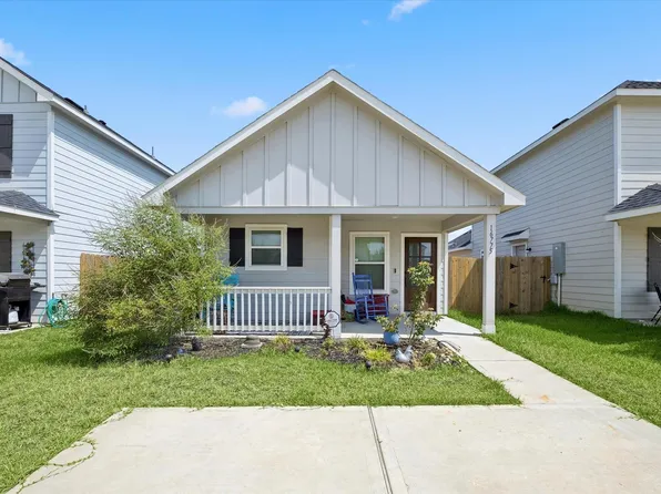 16775 N Marie Village Dr, Conroe, TX 77306