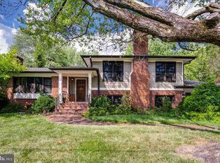 605 Manor Dr NE, Vienna, VA 22180