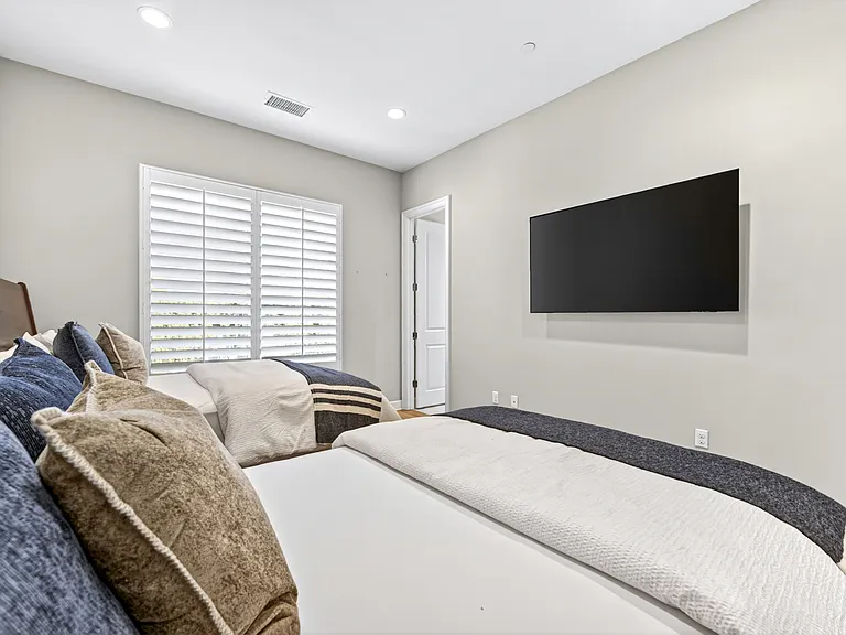 55120 Autumn Valley Ct — Photo 39