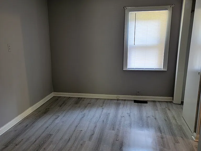 2061 W Sunrise Dr — Photo 24