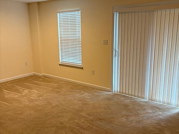 Bonus room that could be used as den, office or 4th bedroom.