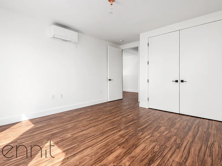 26-24 4th St #707A — Photo 14