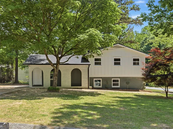 6408 Veracruse Dr, Morrow, GA 30260
