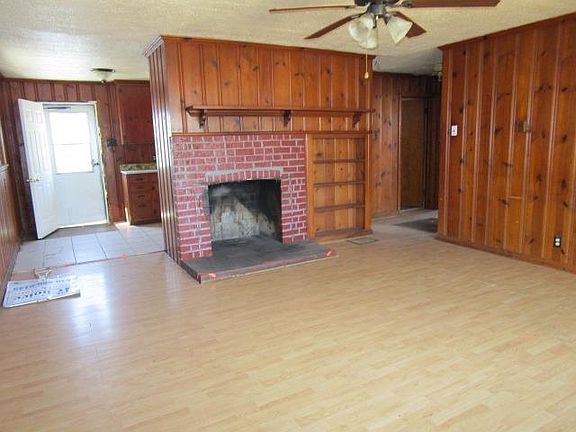 5th image of 825 Rose Ave