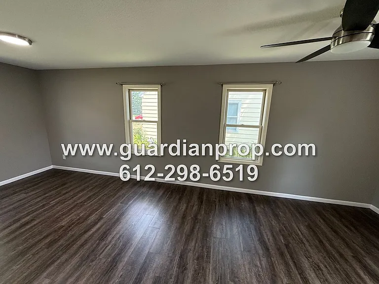 350 93rd Ave NE — Photo 8