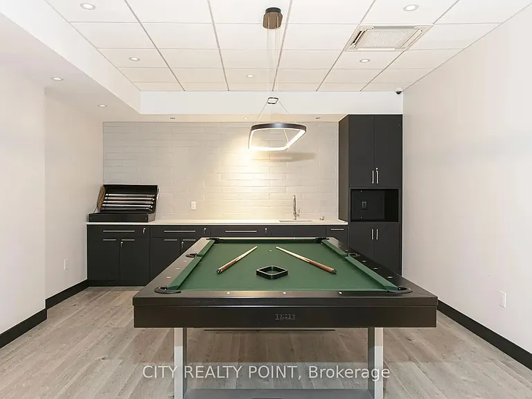 33 Isabella St #1813 — Photo 6