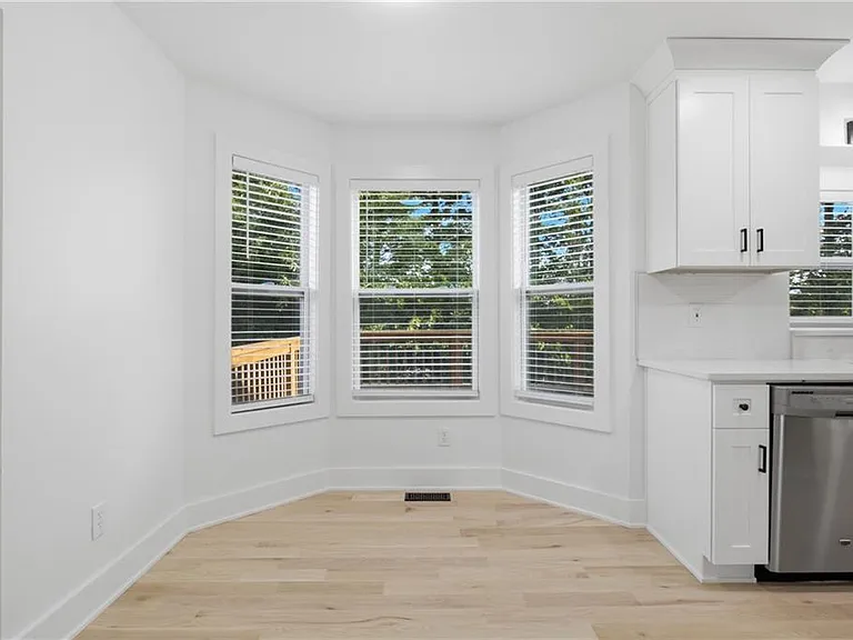 230 Pinebridge Ct — Photo 9