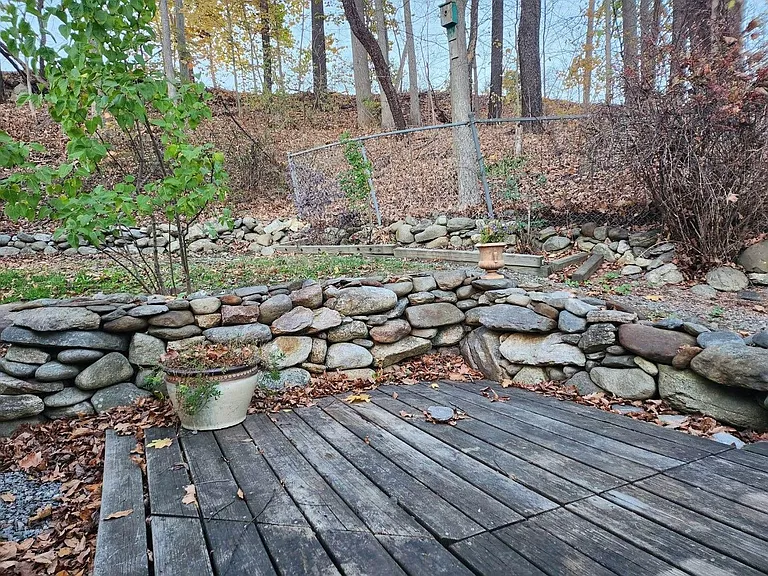 334 Main St — Photo 12