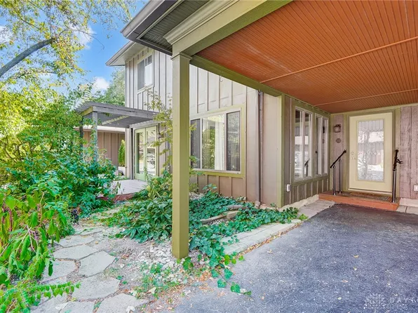 230 Park Meadows Dr, Yellow Springs, OH 45387
