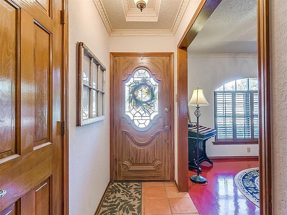2nd image of 1003 Woodhaven Ct