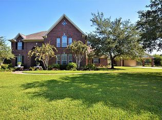 1613 Pine Crest Dr, Pearland, TX 77581