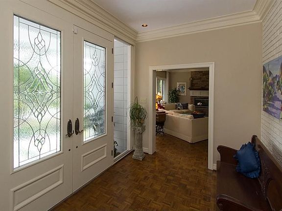 3rd image of 131 Chelton Cir
