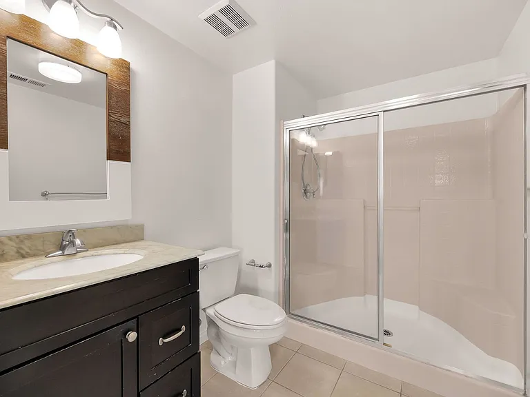 404 N Horne St N #D31 — Photo 10