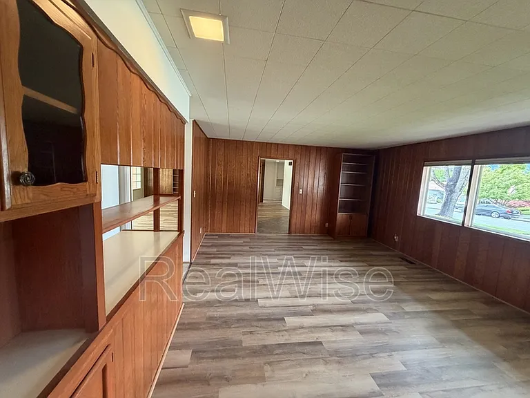 710 NW Midland Ave — Photo 19